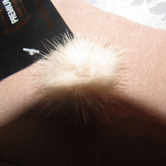 SOLID SOFT TOUCH SCREEN BEIGE GLOVES - Picture 4 of 5